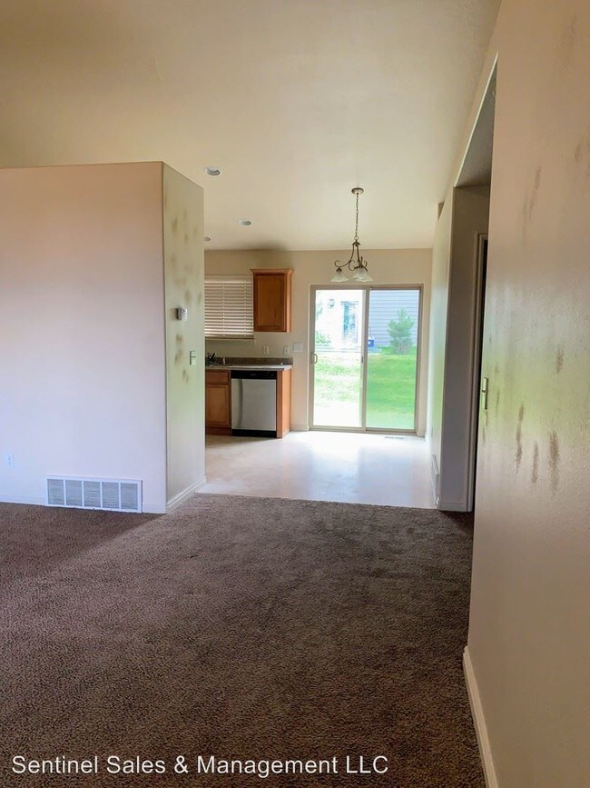 Building Photo - 3839 Lake Mountain Dr