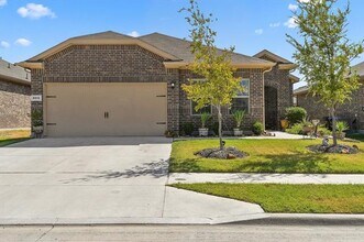 Building Photo - 8912 Boulder Oak Blvd