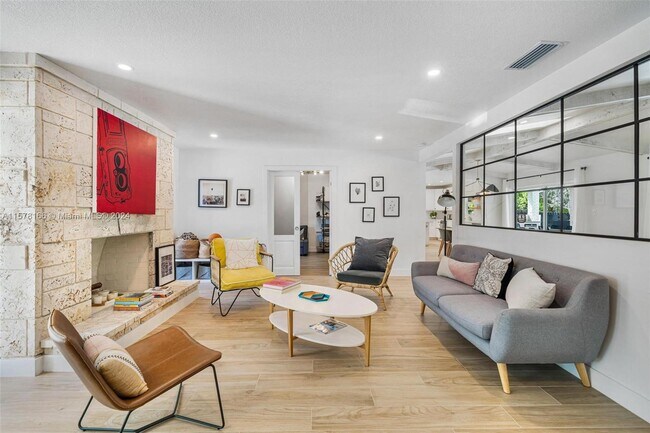 Foto del edificio - 6525 SW 49th St