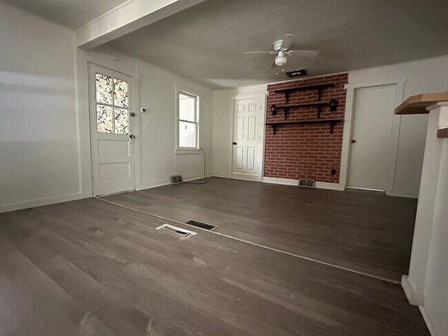 Building Photo - 2896 Craley Rd