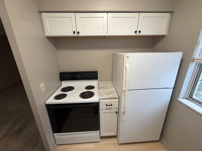 Foto del edificio - 2275 Warren Rd