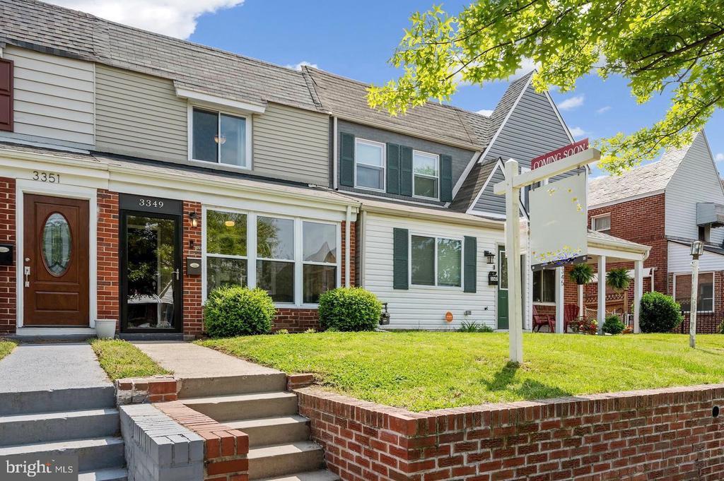 Primary Photo - 3349 Blaine St NE