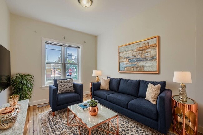 Foto del edificio - 2700 N Artesian Ave