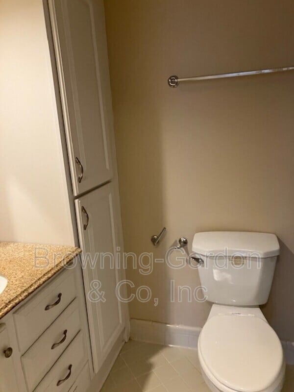 Building Photo - 155 Hillsboro Pl