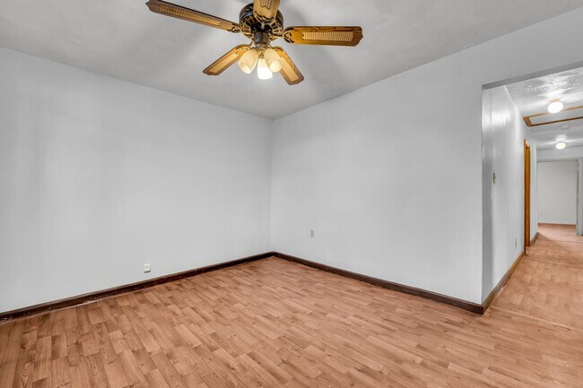 Foto del edificio - 523 18th St N