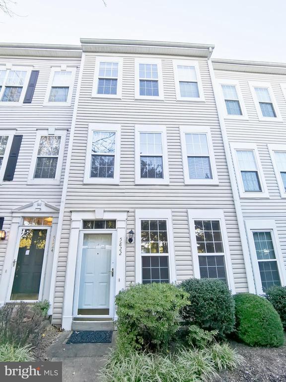Foto principal - 5822 Cowling Ct