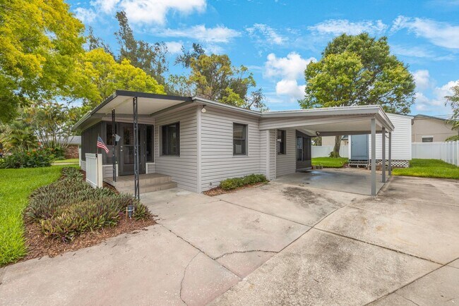 Building Photo - Cute 1 bedroom home with 2 patios and shed...
