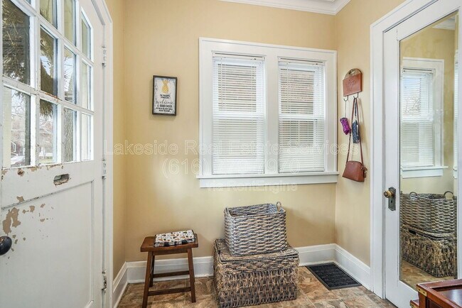 Foto del edificio - 928 Calvin Ave SE