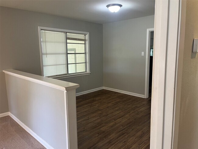 Foto del edificio - 1002 Fowlkes St