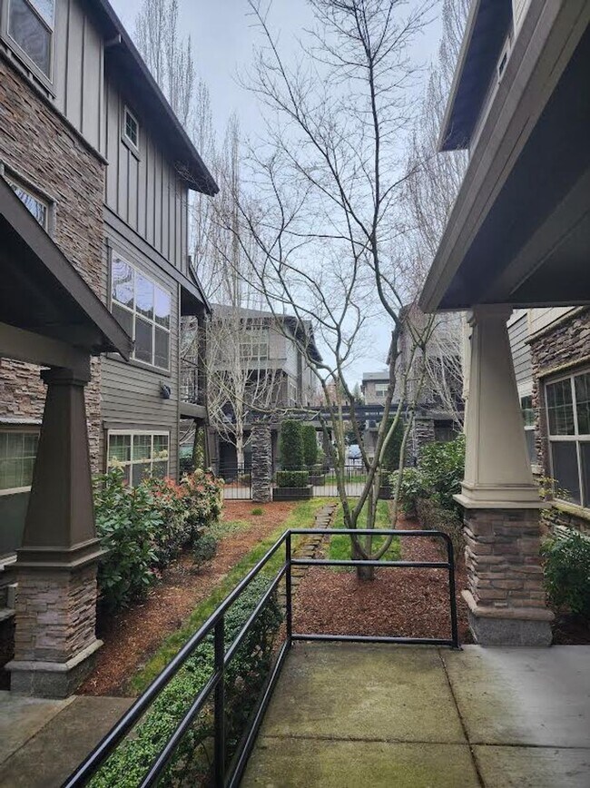 Foto del edificio - Beautiful Townhouse in Beaverton by Max Station!