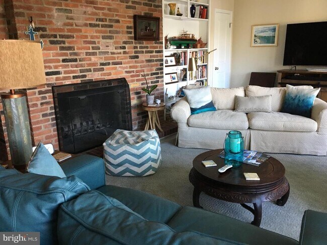 Building Photo - 2660 Greenbriar Ln