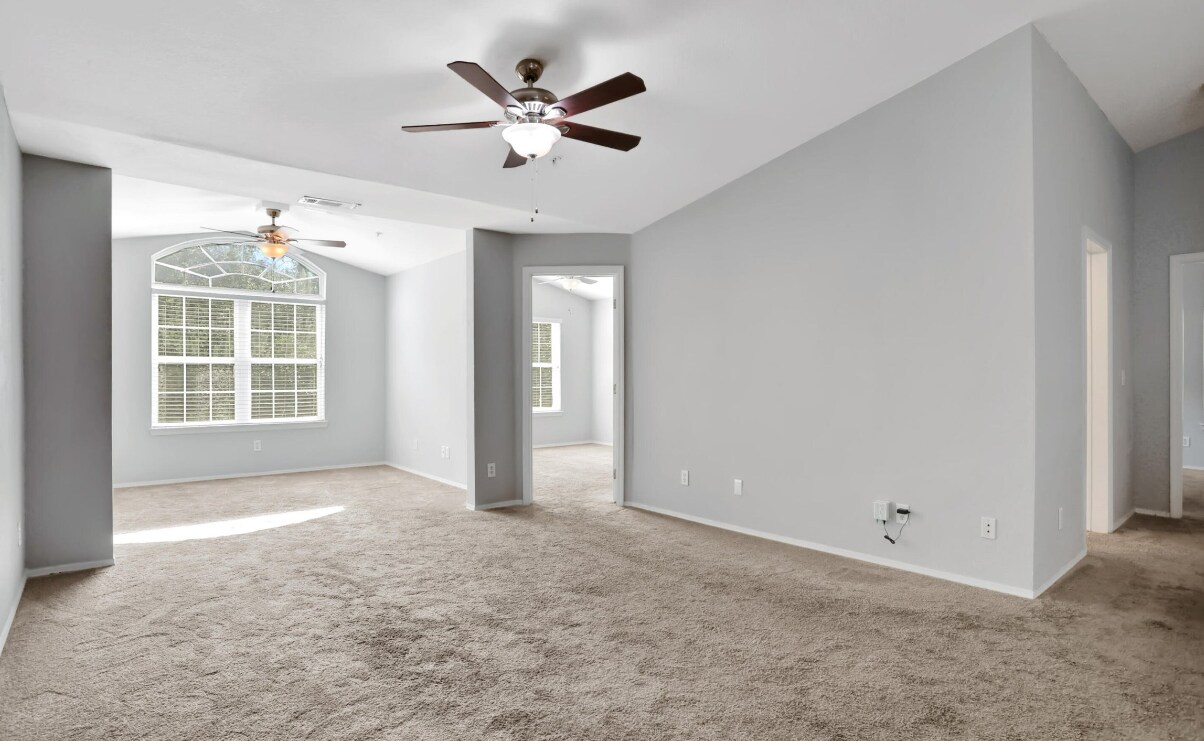 Building Photo - 13810 Sutton Park Dr N