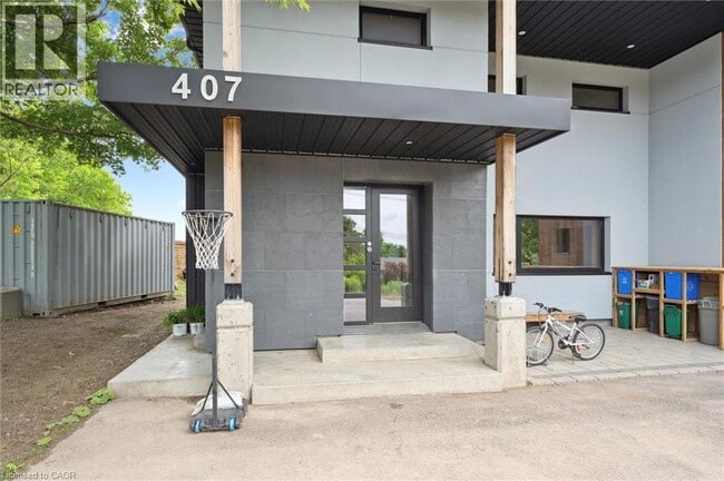 Building Photo - 407 Fairview St