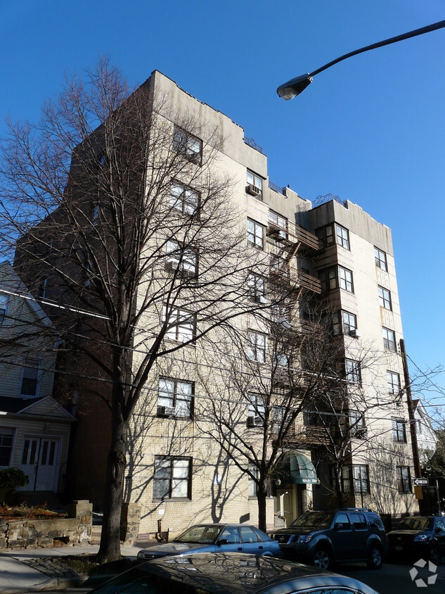 Primary Photo - 61-65 Adrian Ave