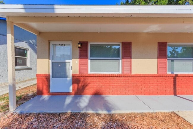 Building Photo - 5933 Maki Ln