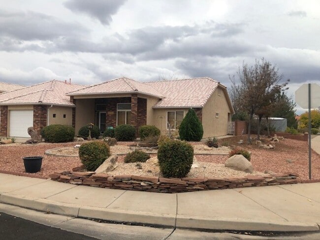 Building Photo - PET FRIENDLY Santa Clara Beauty.