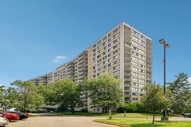 Building Photo - 301 N Beauregard St