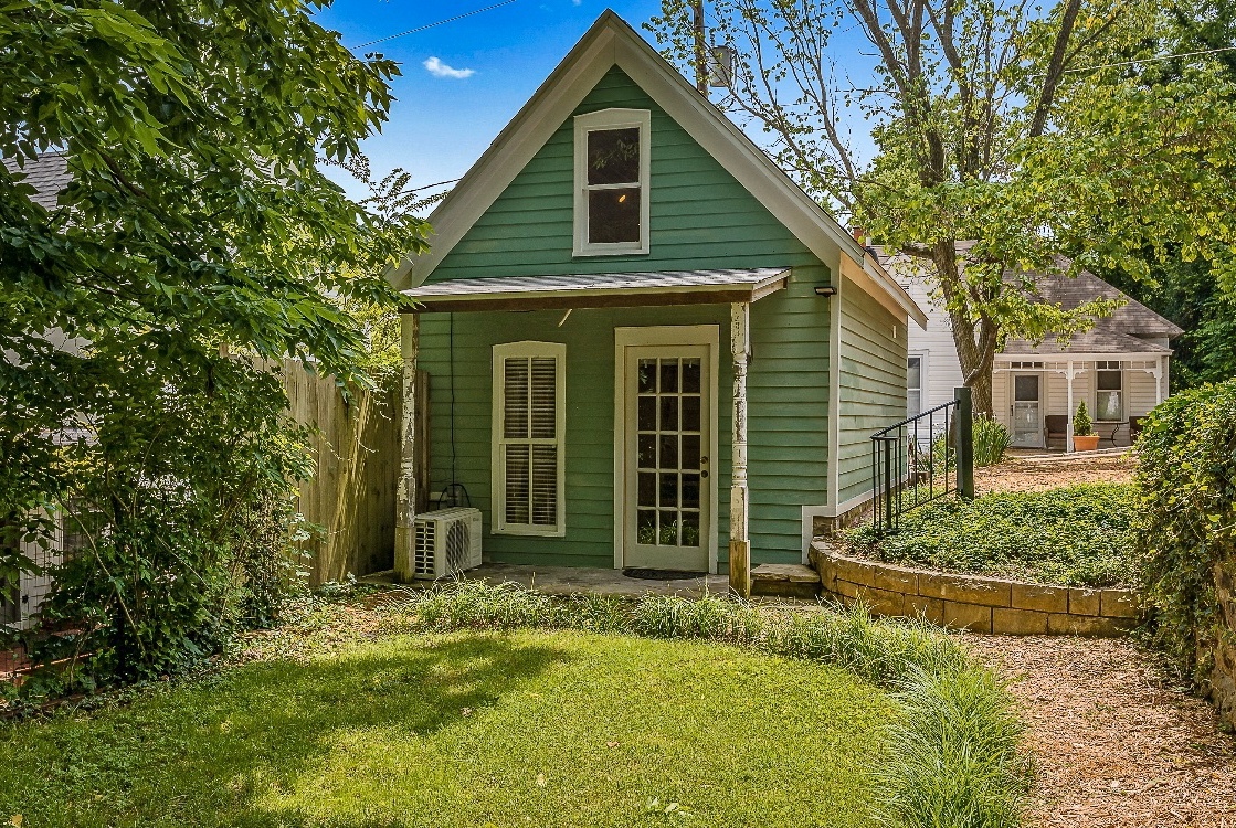 Primary Photo - 19 Singleton St