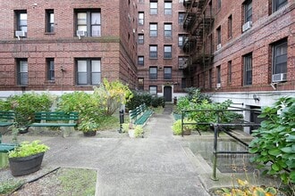Building Photo - 115-25 Metropolitan Ave