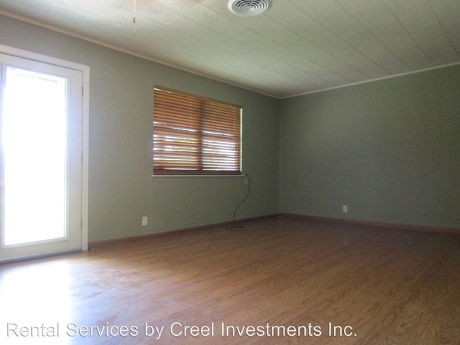 Building Photo - 2621 Rose Ln