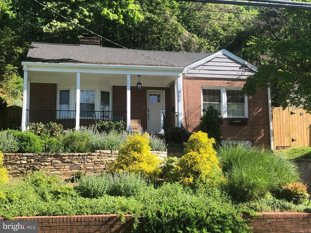 Primary Photo - 805 31st St S