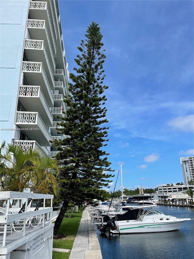 Foto del edificio - 13155 Ixora Ct