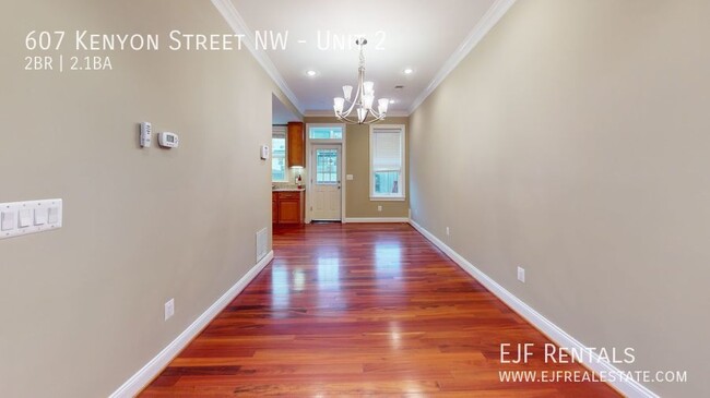 Building Photo - Renovated Two Bedroom Plus Den- Off Street...