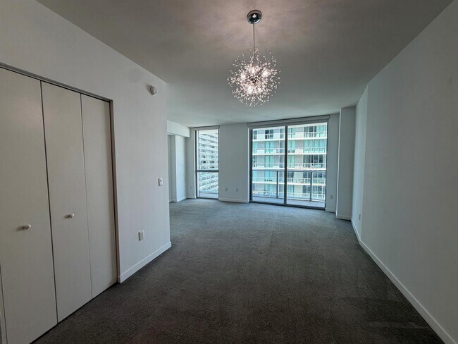 Building Photo - 1100 S Miami Ave
