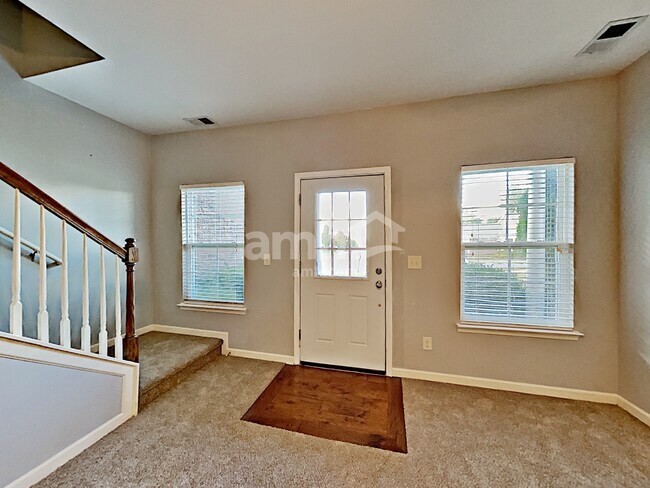 Building Photo - 601 Smoky Mountains Dr