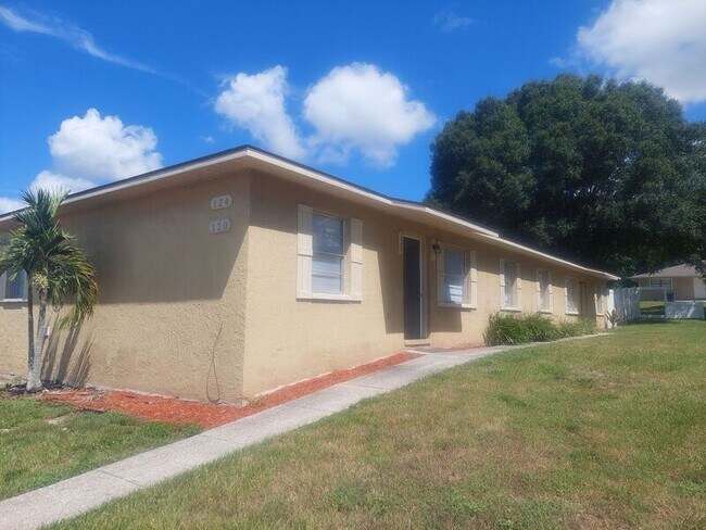 Foto del edificio - 124 Rebecca Ln