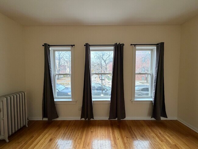 Building Photo - 2661 N Spaulding Ave