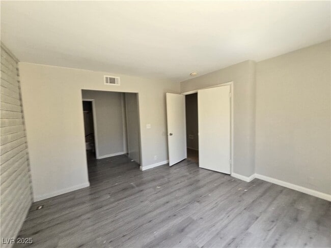 Building Photo - 4305 E Moonlight Dr