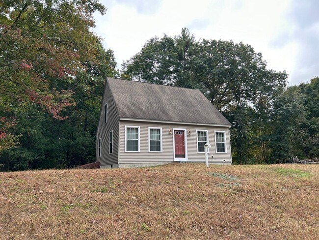 Building Photo - Cozy 2 Bedroom Home