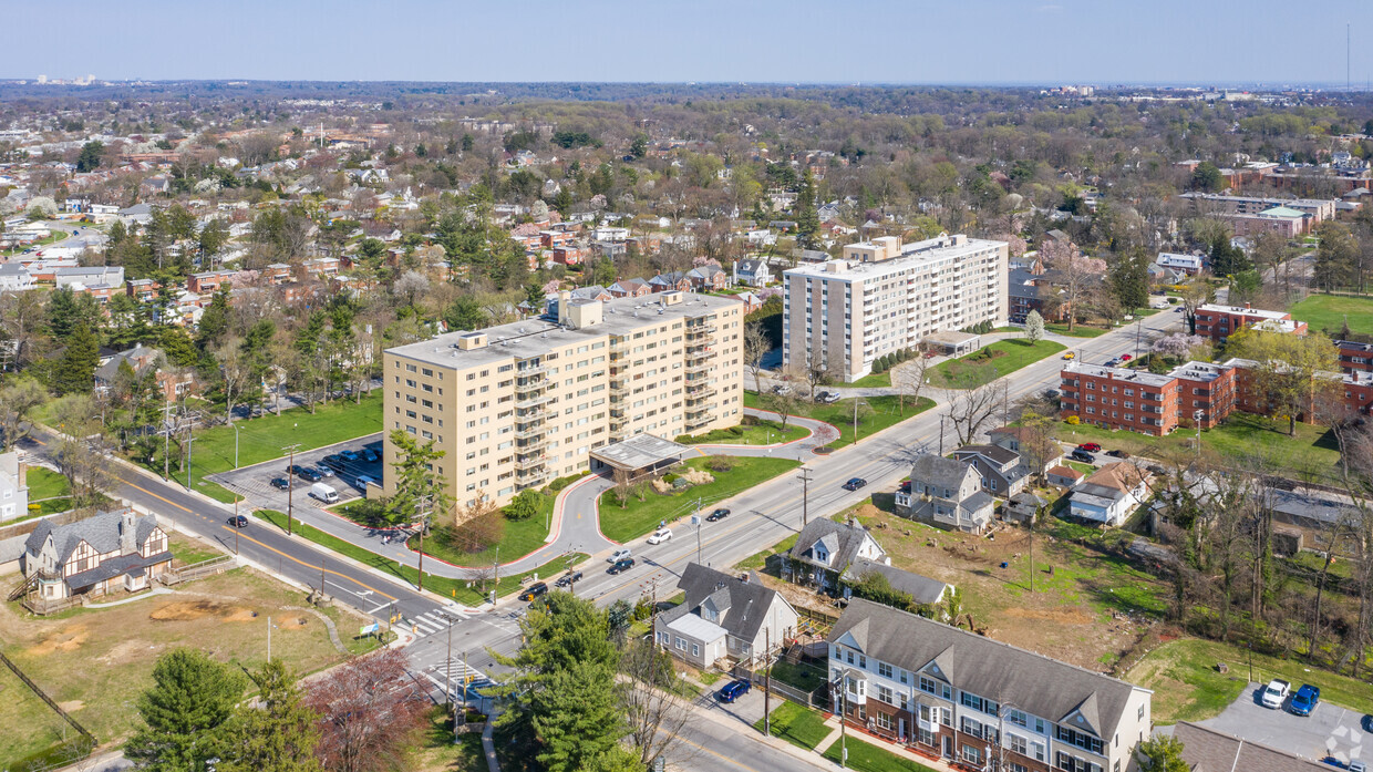 Aerial Photo - Park Towers West