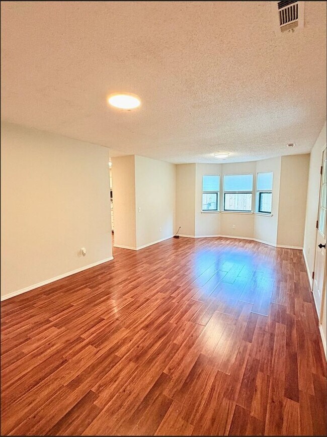 Foto del edificio - 3 Bedroom Single Family Home In Bentonville!