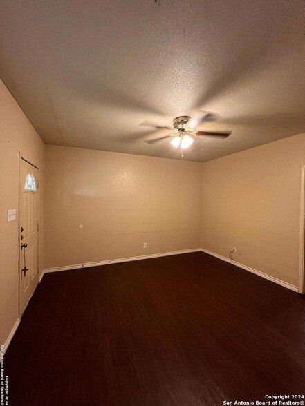 Foto del edificio - 6911 N Us Highway 281 Unit 4