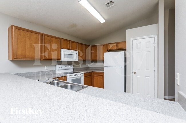 Building Photo - 1683 Christopher St