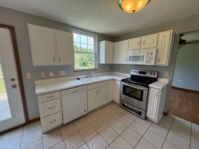 Building Photo - 4-Bedroom in Hebron, KY
