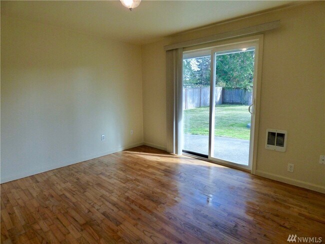 Building Photo - PM112