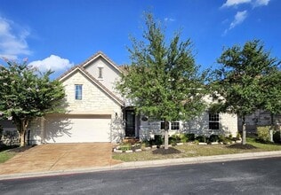Building Photo - 9001 Villa Norte Dr