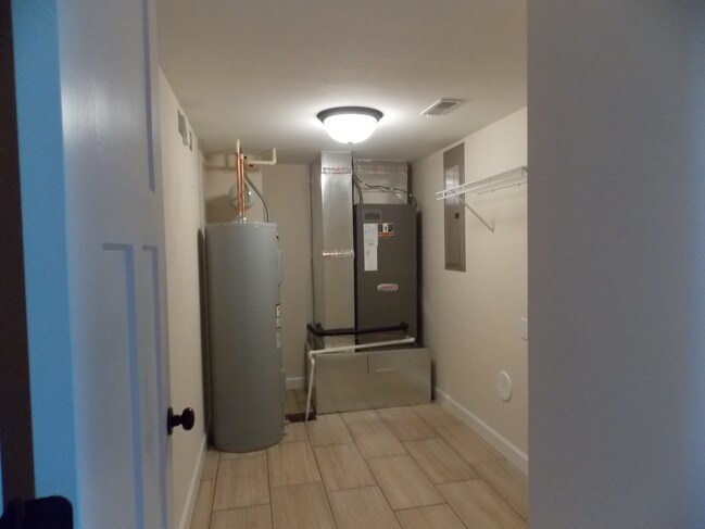 Building Photo - 208 Olyvia Street