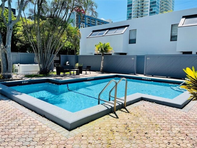 Building Photo - 2180 Brickell Ave