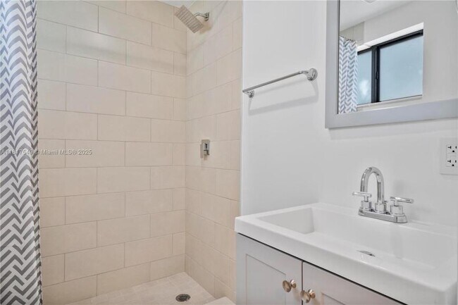 Foto del edificio - 2 bedroom in North Miami FL 33161