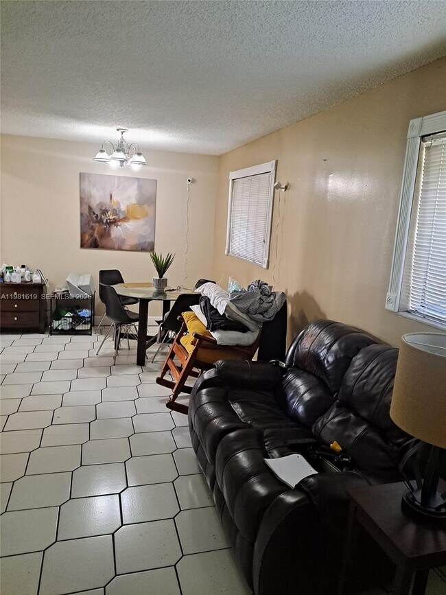 Foto del edificio - 10765 SW 4th St