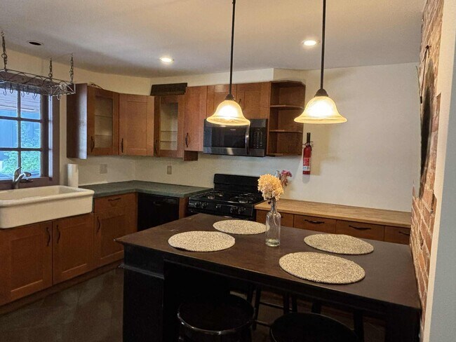 Cocina - 88 S Willard St