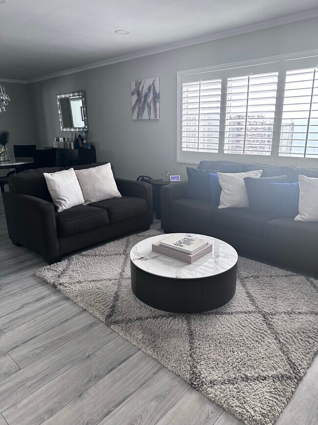 Sala de estar - 17911 Tamcliff Ave