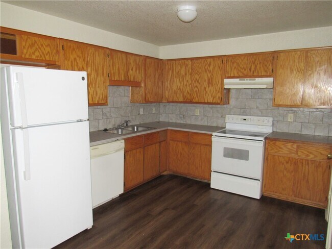 Building Photo - 3903 Hitchrock Dr