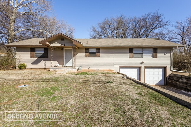 Building Photo - 805 E Etowah Rd