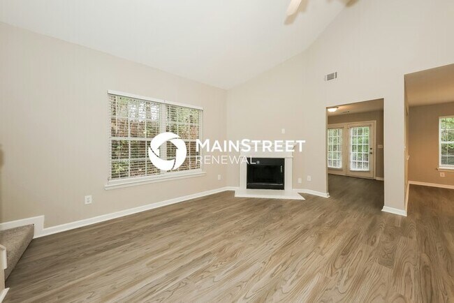 Foto del edificio - 4 Bedroom Pet-Friendly Home in Union City, GA with Main Street Renewal