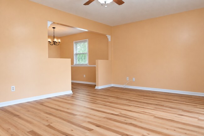 Foto del edificio - 7209 Lawnside Dr